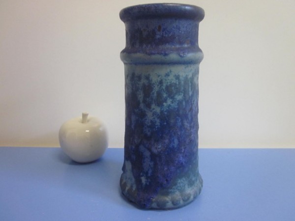 Ruscha 834 rare 70s ceramic vase in blue