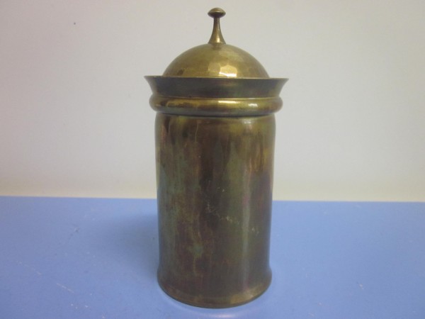 Metallwerkstatt UM - lidded box brass around 1930