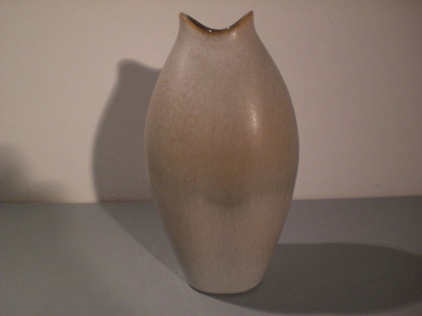 Fish mouth vase Karlsruhe Majolika - Fridegart Glatzle