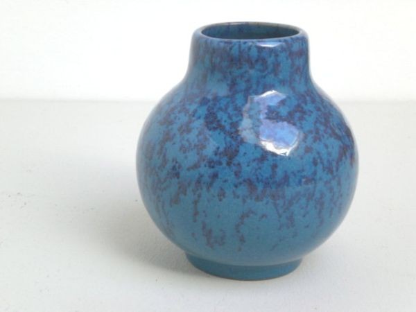 Blue vase Karlsruher majolika - Fridegart Glatzle
