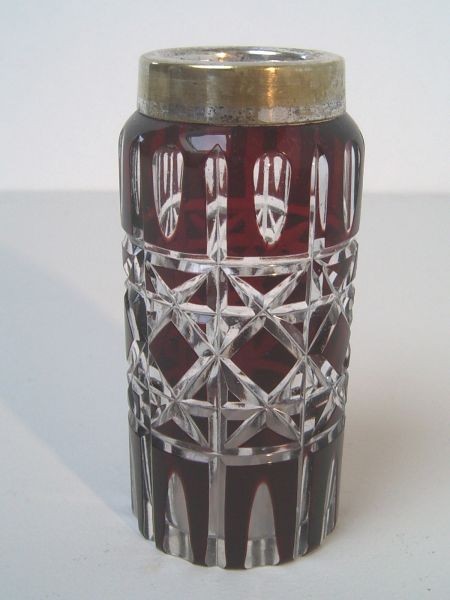 Art Deco vase with ruby glass overlay - Bohemia