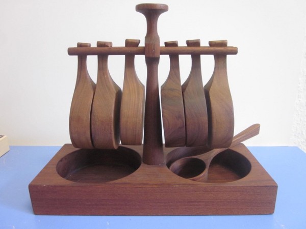 6 fine Danish modernist TEAK bowls in stand