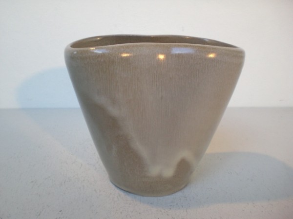 Shapely vase - Hameln Pottery Delius