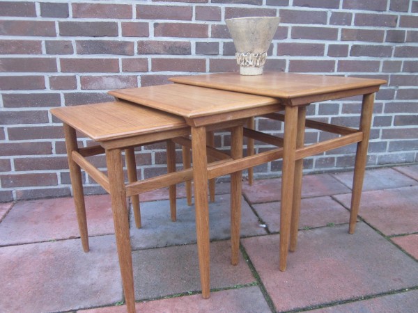 Teak 3 Tnesting tables Denmarkk 50s mid-century