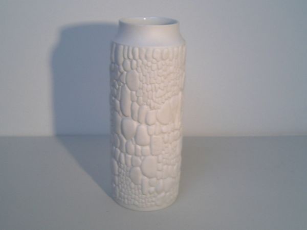Bisque vase with reptile relief - Kaiser