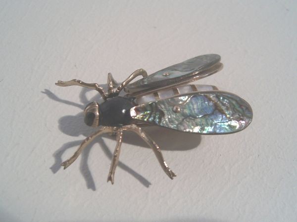 Art Deco-Brosche 'Fliege' - mit Perlmutt