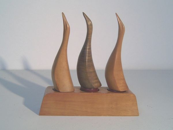 Bottle stoppers 'cranes - wood / bakelite