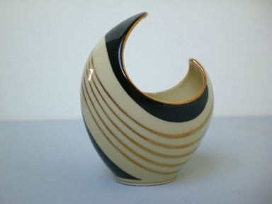 Vase in organic shape - by Edelstein