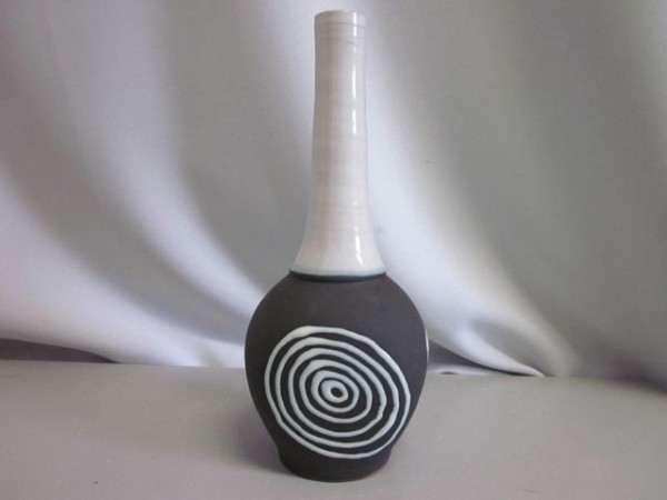Tall studio pottery vase - Walter Rhaue / Görliz