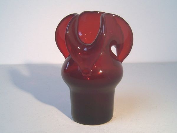Kelchförmige Art Deco Vase - Uranglas