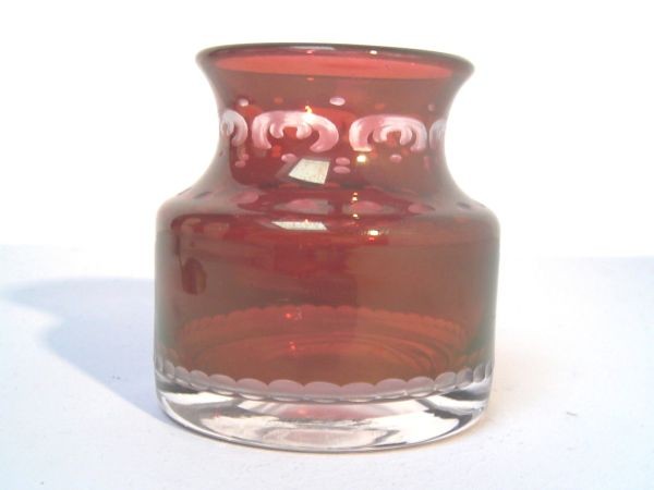 Art Deco vase with ruby overlay