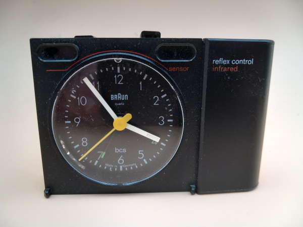 Braun clock Reflex Control infrared Quartz Typ 4783