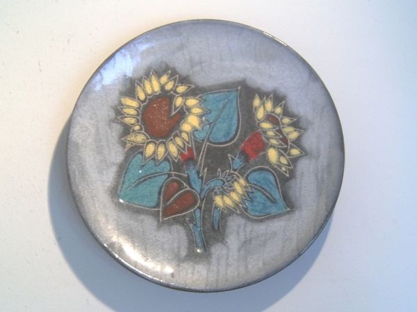 Wall plate with sun flowers - by Ruscha
