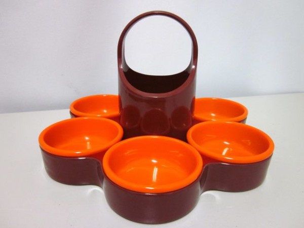 1970s plastic bowls in stand - by emsa