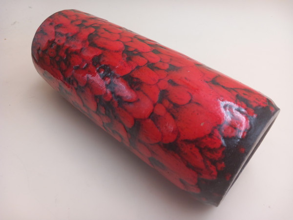 Scheurich 532-28 ceramic vase 70s fat lava red and black glaze